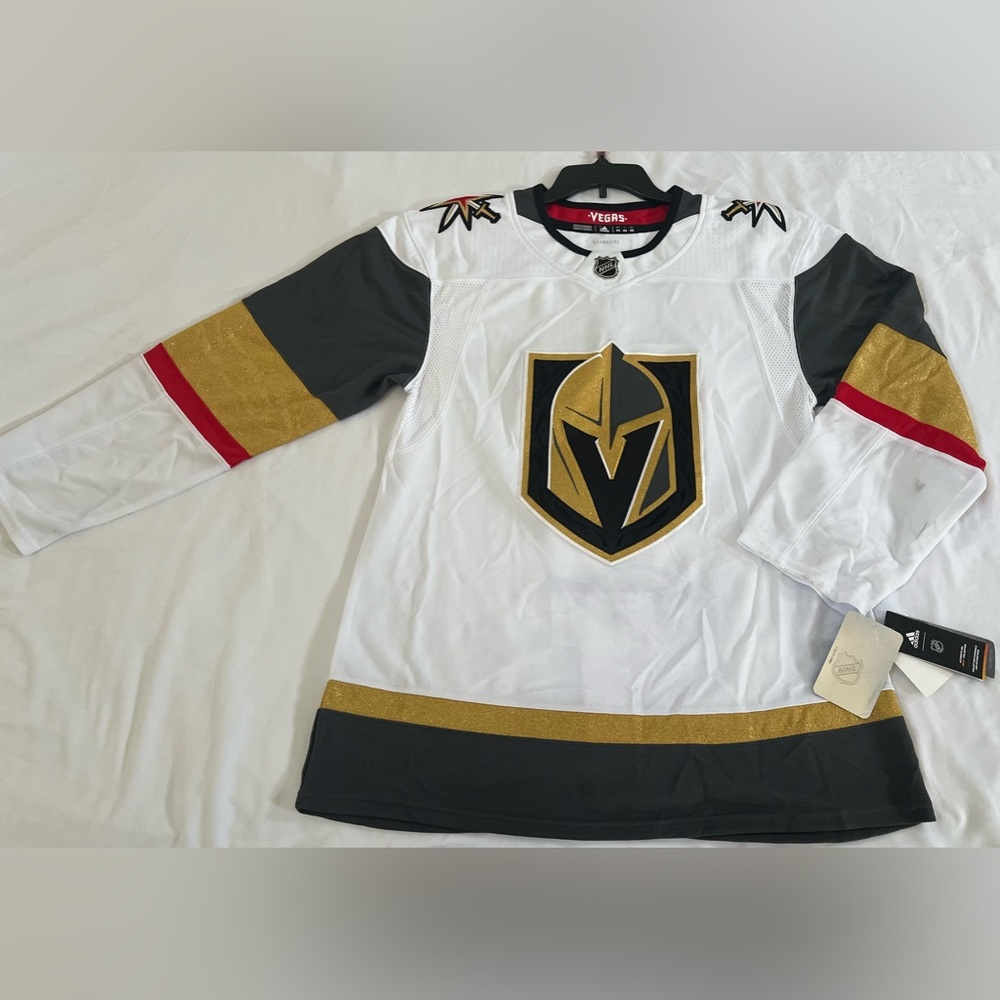 ADIDAS LAS VEGAS GOLDEN KNIGHTS AUTHENTIC HOCKEY JERSEY CR4366 MEN SIZE 46 $180 - Picture 4 of 16